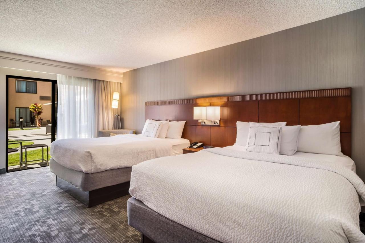 Sonesta Select Huntington Hotel 3*